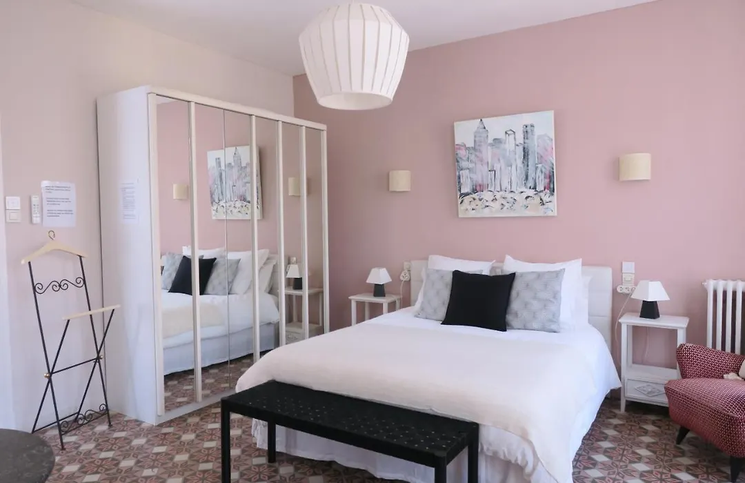 B&B Le Patio En Ville - Chambres d'hôtes-1